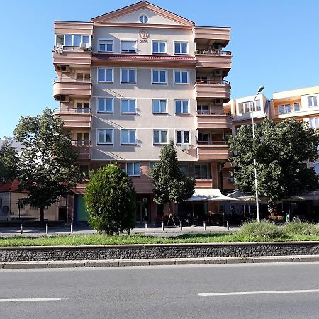 Ap Apartment Near Center Park سكوبجي المظهر الخارجي الصورة